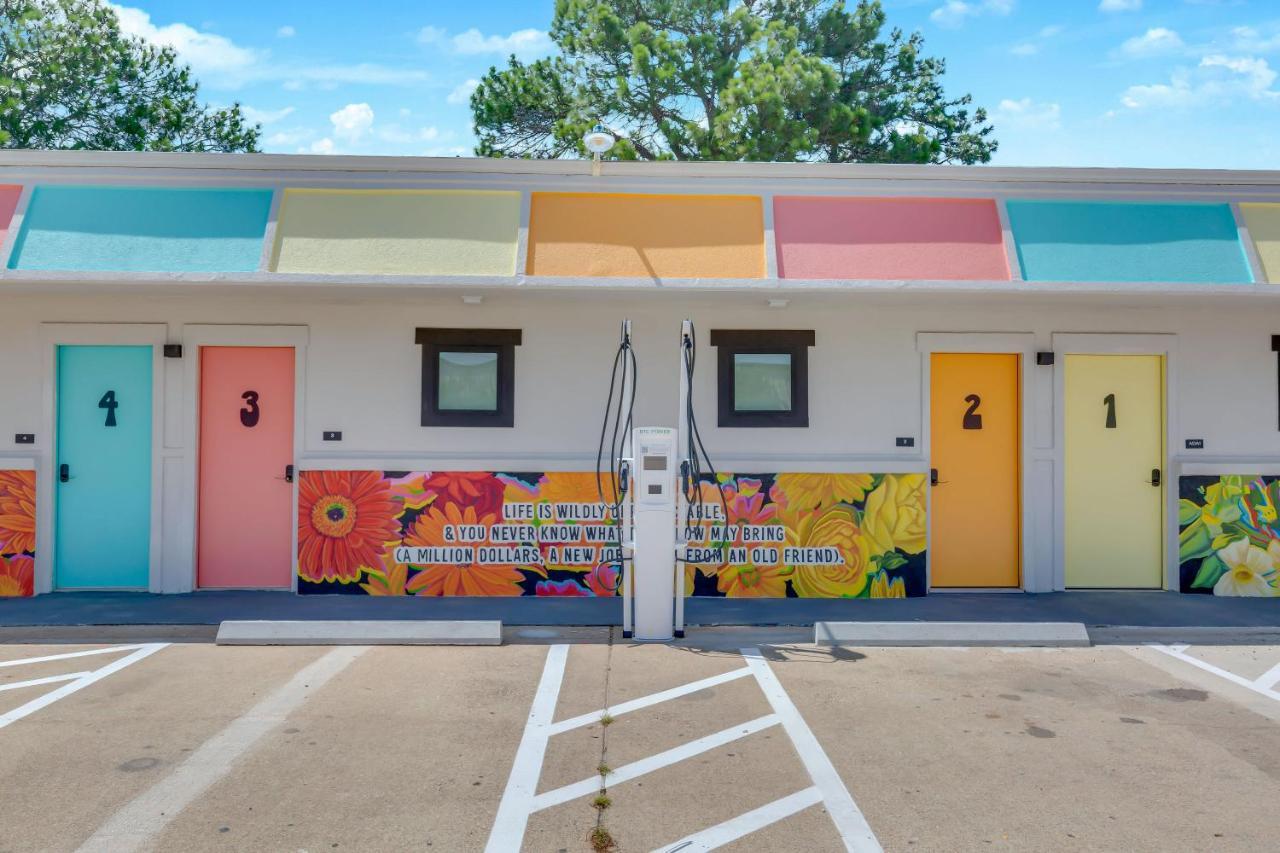 Hotel Mccoy - Art, Libations, Pool Society College Station Exterior photo