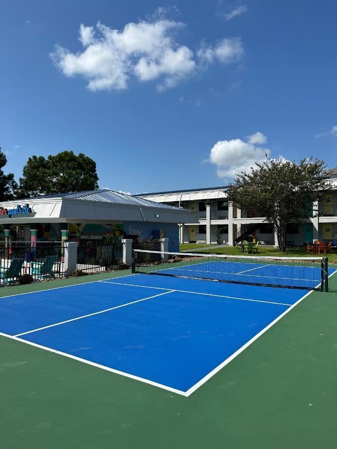 Hotel Mccoy - Art, Libations, Pool Society College Station Exterior photo