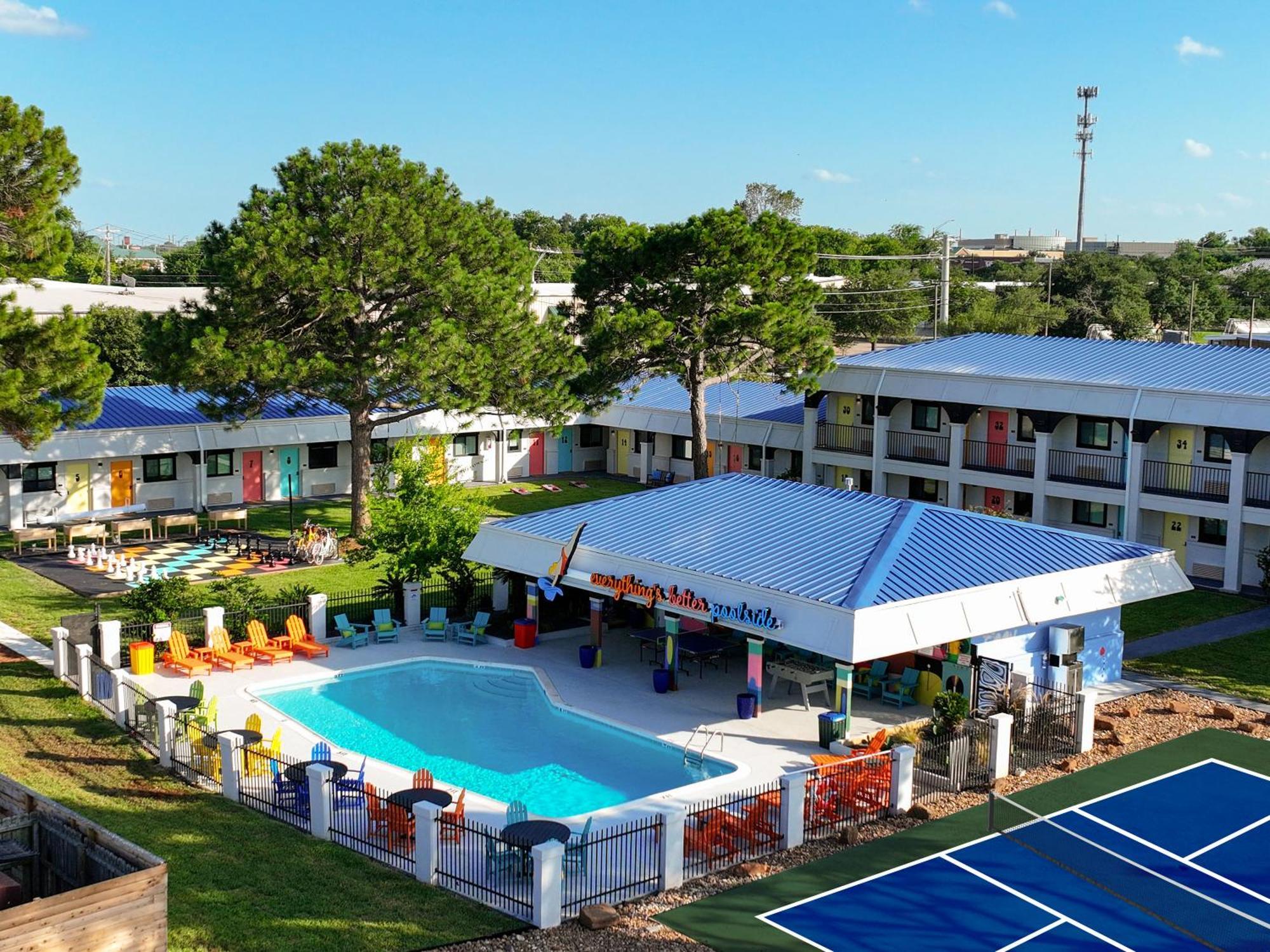 Hotel Mccoy - Art, Libations, Pool Society College Station Exterior photo